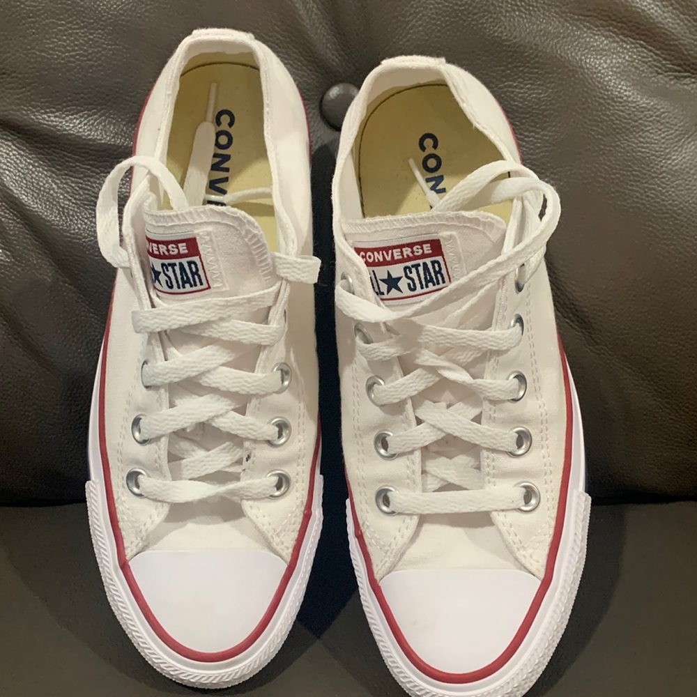 Women’s size 6 white converse.